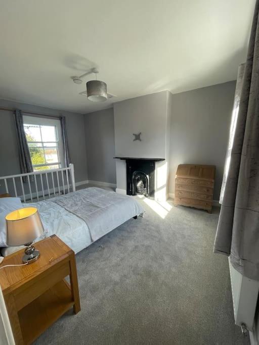 Brady'S Glastonbury Beautiful Pad Great Location! Eksteriør billede