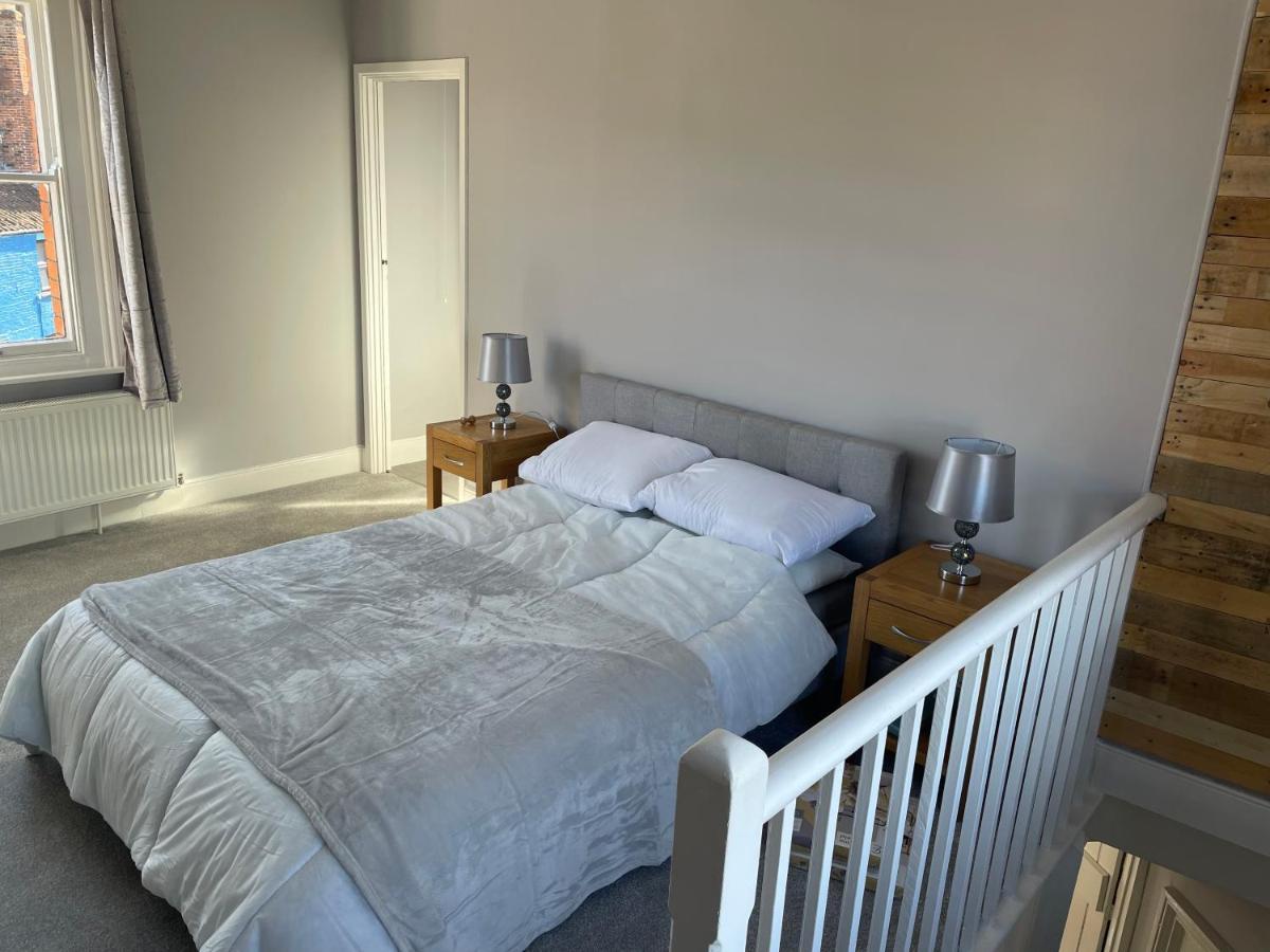Brady'S Glastonbury Beautiful Pad Great Location! Eksteriør billede